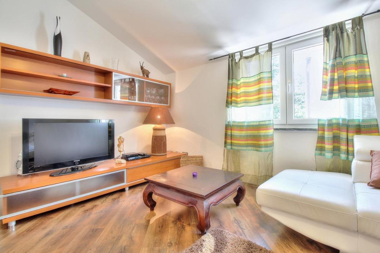 Apartments Suzy Umag Eksteriør bilde